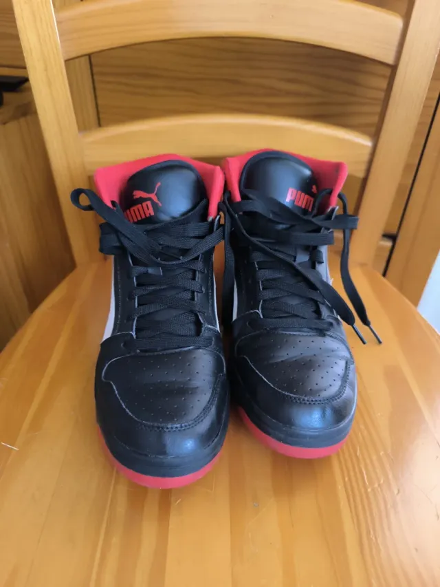 Deportivas Puma Talla 43 Negras y Rojas