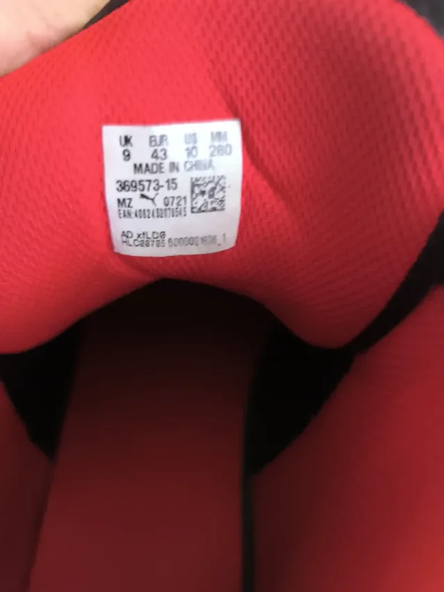 Deportivas Puma Talla 43 Negras y Rojas