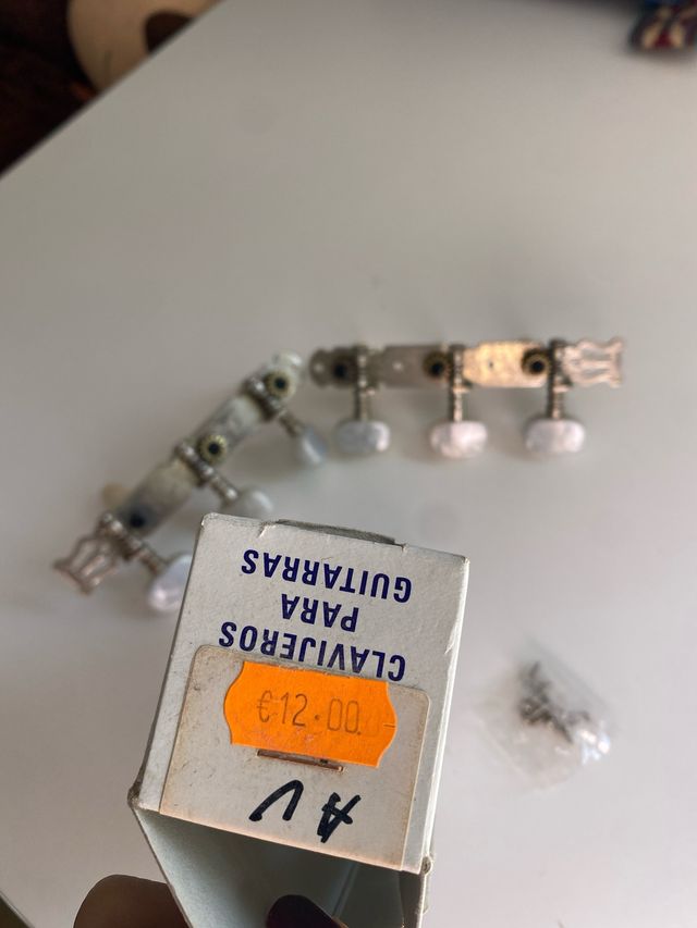 Clavijeros para guitarra Admira