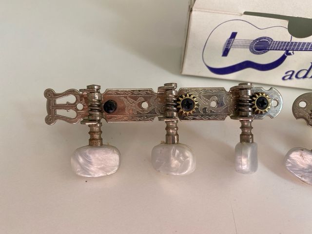 Clavijeros para guitarra Admira