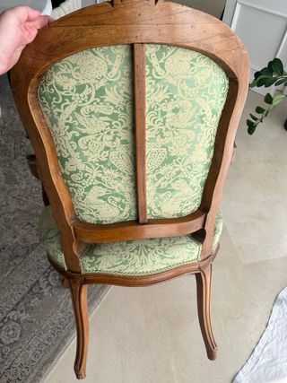 Butaca Luis XV vintage tela y madera.