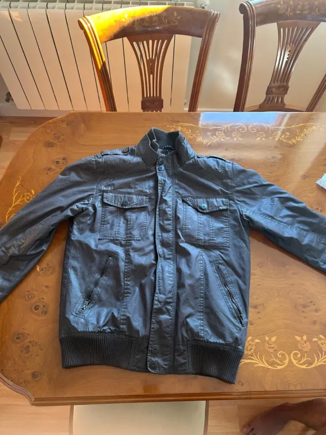 Chaqueta polipiel marrón/gris