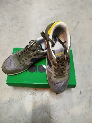 Zapatillas Diadora grises y verde oliva