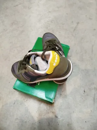 Zapatillas Diadora grises y verde oliva