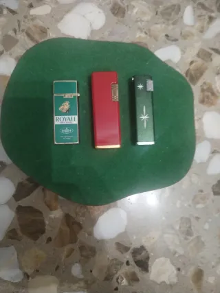 Lotto di 3 vecchi accendini