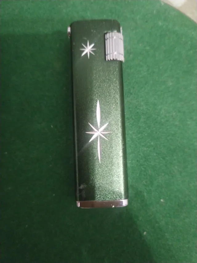 Lotto di 3 vecchi accendini