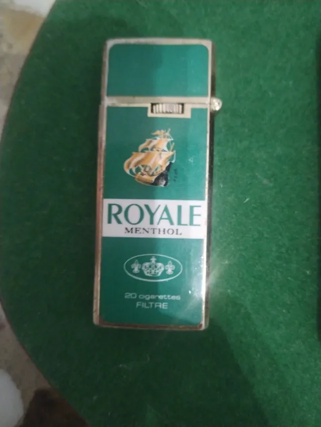 Lotto di 3 vecchi accendini