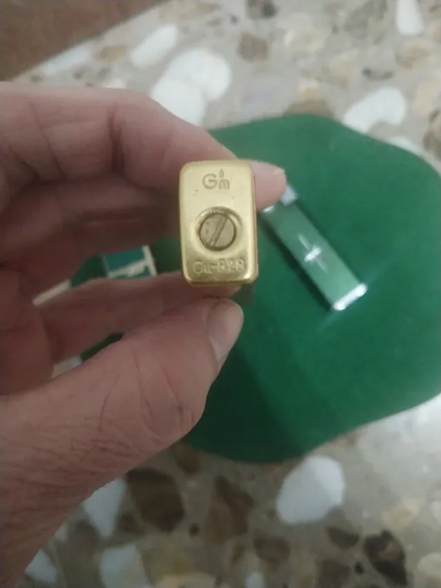 Lotto di 3 vecchi accendini