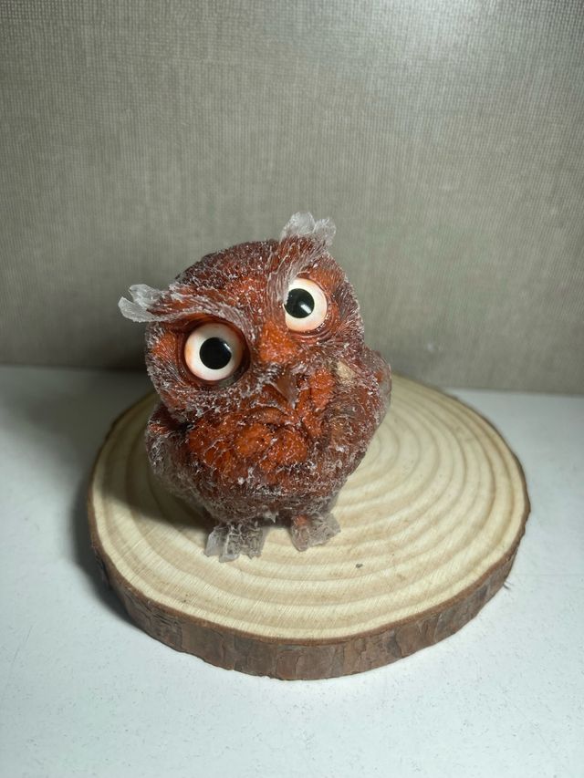 Gufo di diaspro rosso