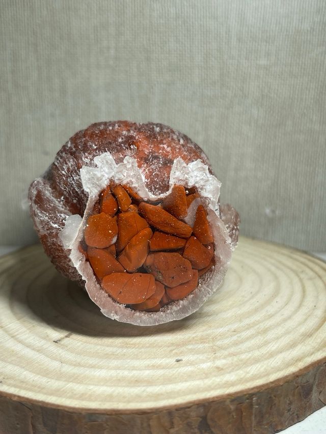 Gufo di diaspro rosso