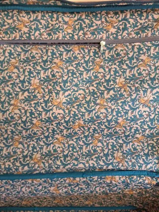 Maleta Vintage Piel granate y Verde.trasera negra.