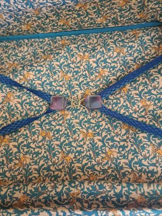 Maleta Vintage Piel granate y Verde.trasera negra.