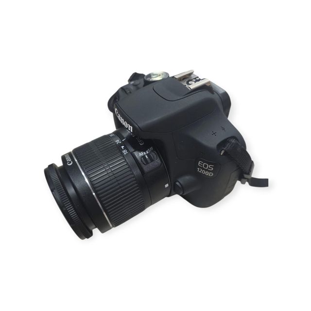 CÁMARA DIGITAL RÉFLEX CANON EOS 1200D 18MPX + EF-S 18-55MM 1:3.5-5.6 III + CARGADOR