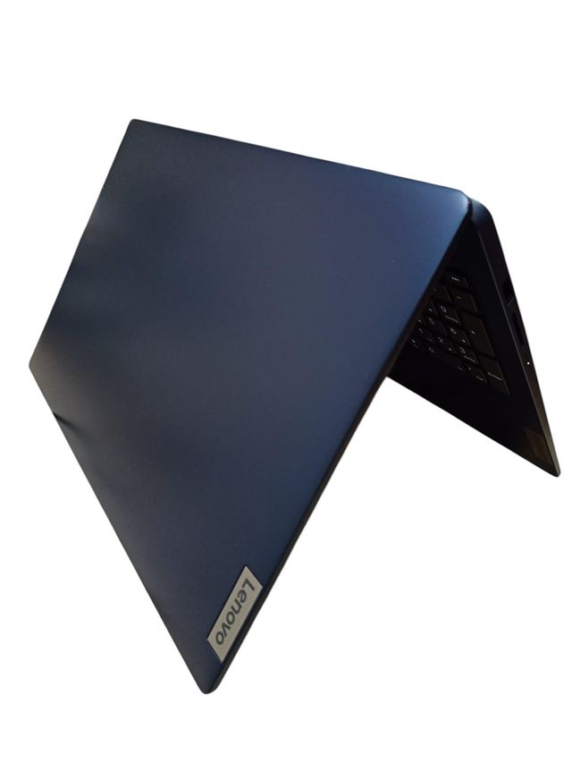 PORTÁTIL 15.6" LENOVO IDEAPAD SLIM 3 15AMN8 RYZEN 5 7520U 512 SSD 16GB *A ESTRENAR