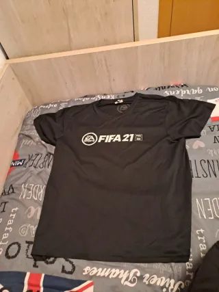 Camiseta FIFA 21 EA Sports Negra