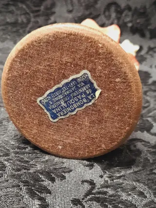 Statuetta bambina con orsetto