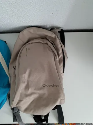 Lote 2 Mochilas Quechua Azul y Beige