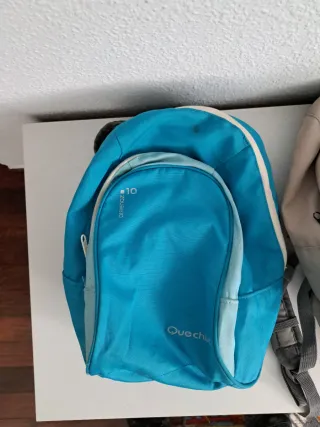Lote 2 Mochilas Quechua Azul y Beige