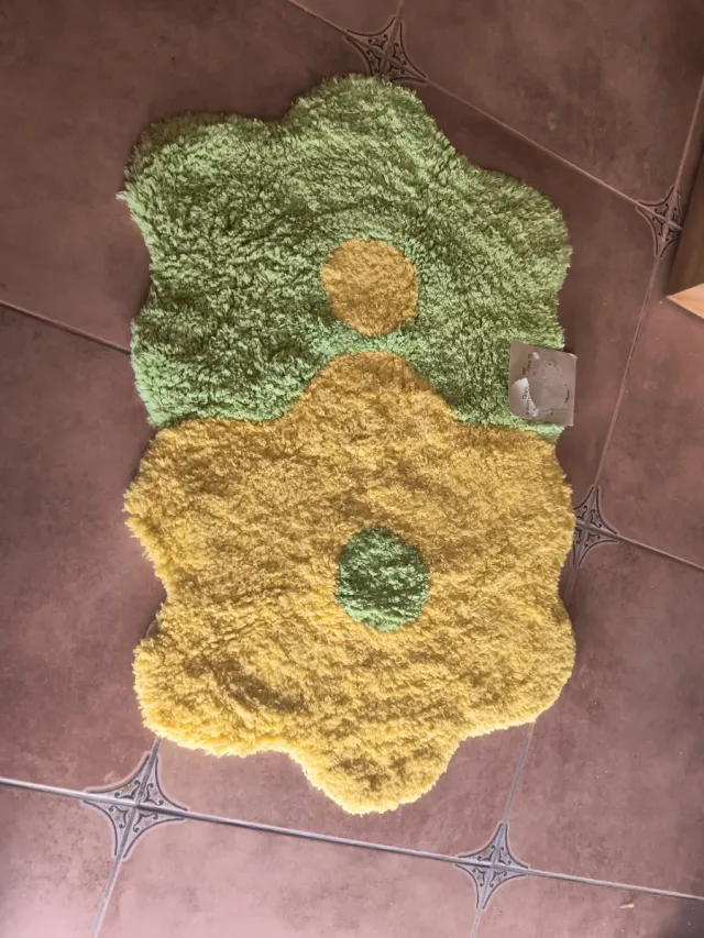 Tapete redondo de banheiro roxo