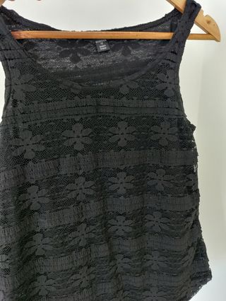 Top negro de encaje