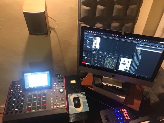 Akai MPC X como nuevo