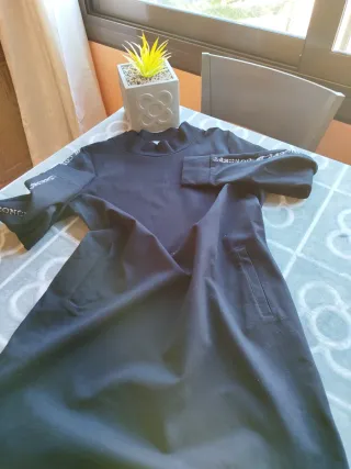 Vestido negro con detalles