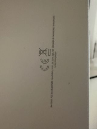 Tablet Samsung Blanca 16GB con funda.