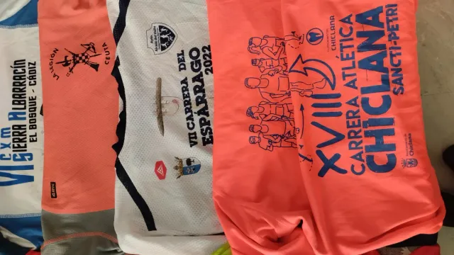 12 camisetas de carrera