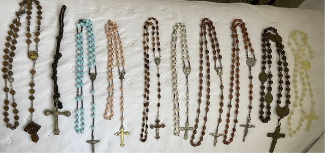 Colección de 10 Rosarios Religiosos