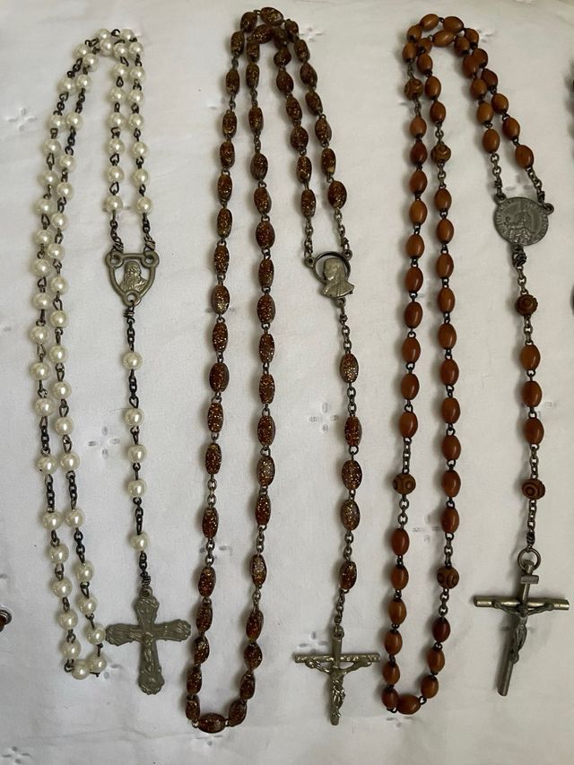 Colección de 10 Rosarios Religiosos