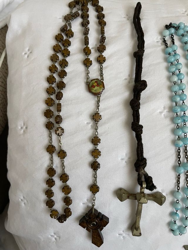 Colección de 10 Rosarios Religiosos