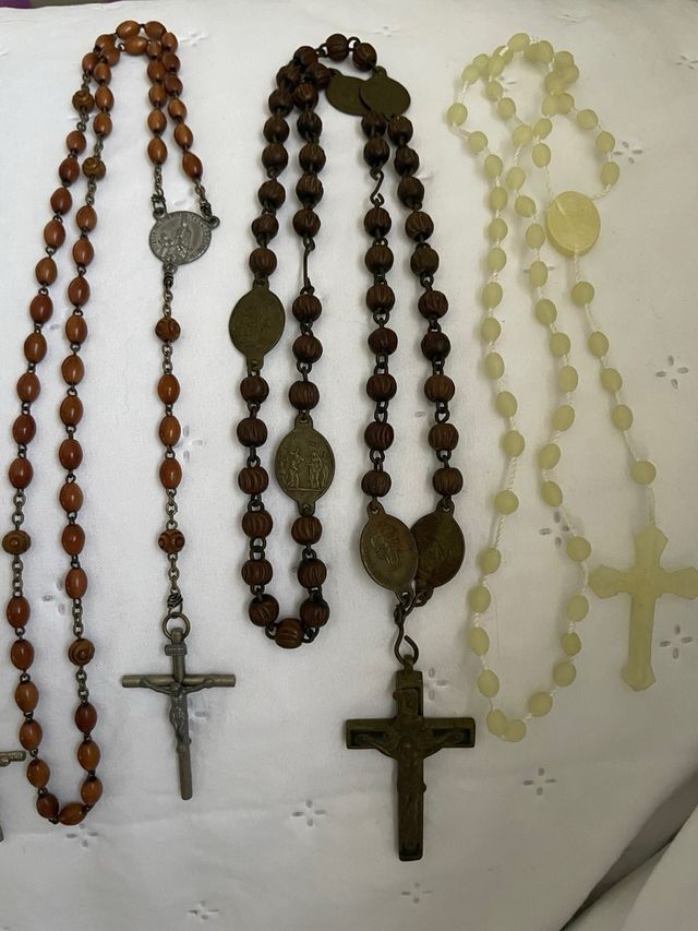 Colección de 10 Rosarios Religiosos