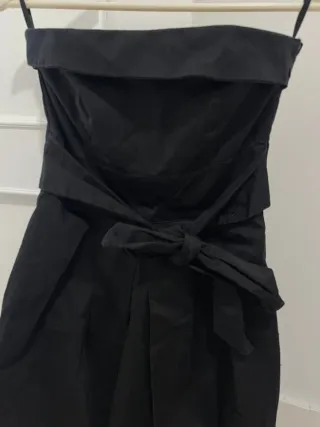 Vestido negro strapless con lazada S