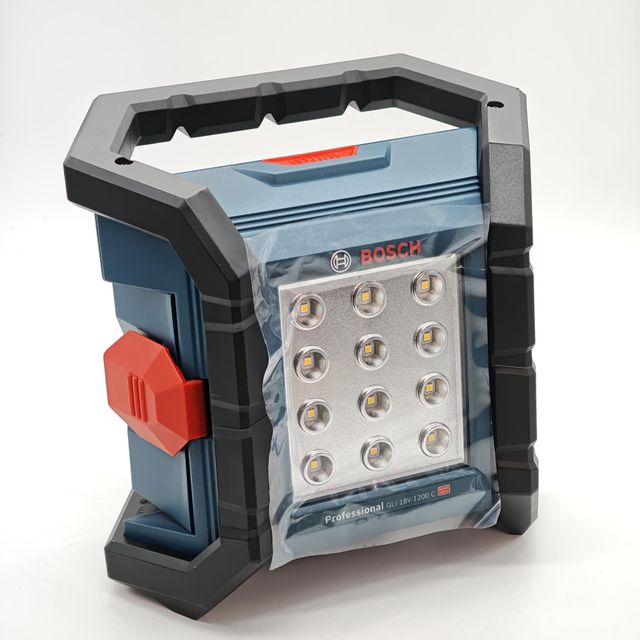 Foco de luz Bosch Professional GLI 18V-1200 C con batteria da estrenare