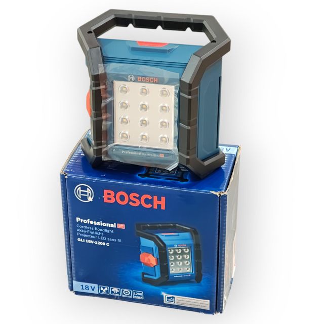 Foco de luz Bosch Professional GLI 18V-1200 C con batteria da estrenare