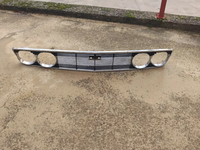 Parrilla Seat 132 Cromada