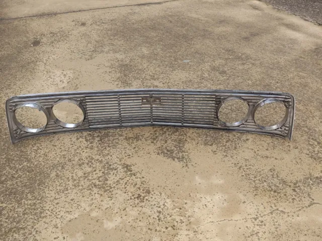 Parrilla Seat 132 Cromada