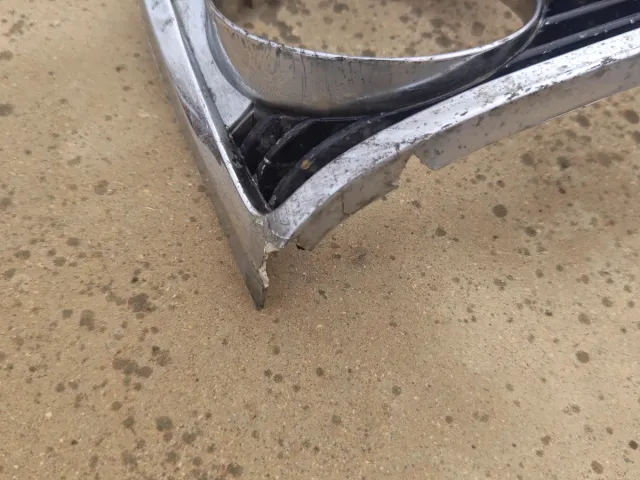 Parrilla Seat 132 Cromada