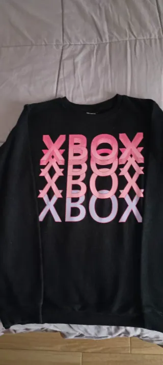 Sudadera Xbox Negra con Diseño Rosa