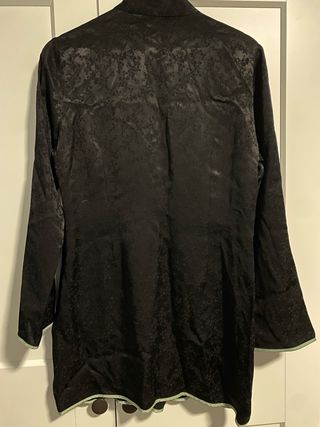 Vestido estilo kimono negro bordado