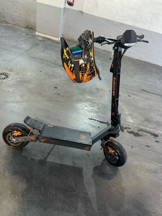 Patinete Eléctrico Naranja y Negro