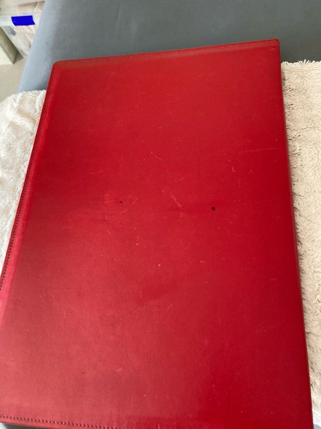 Carpeta de sobremesa roja