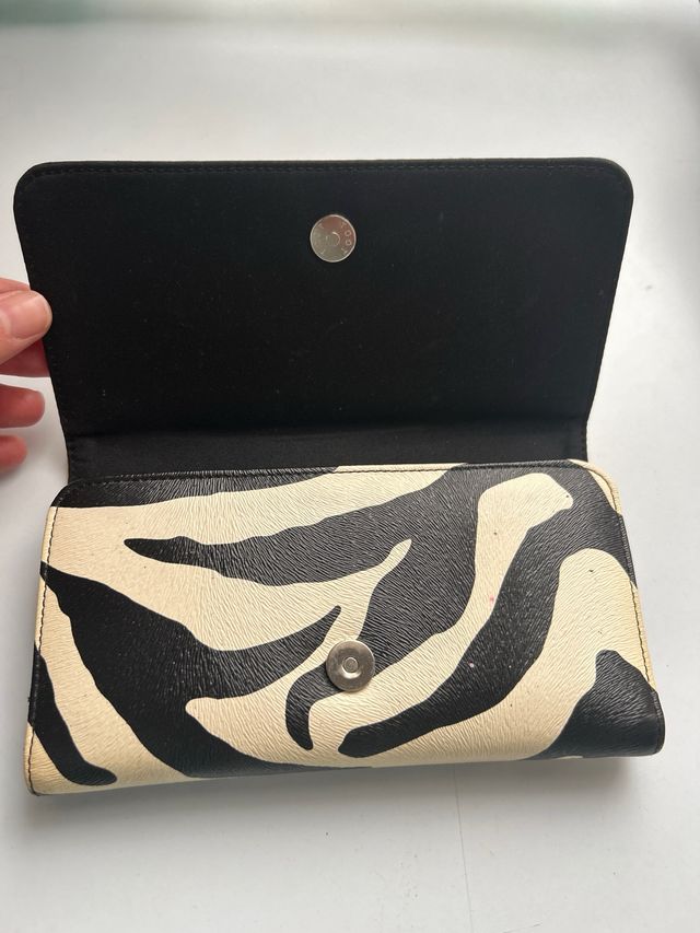 Cartera con estampado de cebra