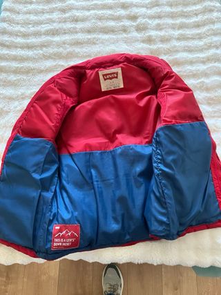 Chaleco Levi's Rojo y Beige