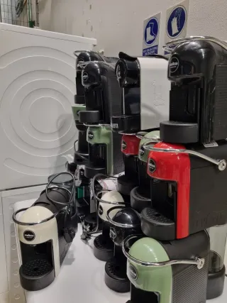 Lote Cafeteras Cápsulas Lavazza