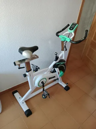 Bicicleta Estática Cecotec Blanca y Verde