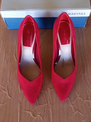 Zapatos de vestir rojos de Stradivarius