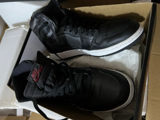 Air Jordan 1 Retro High OG Negro Rojo