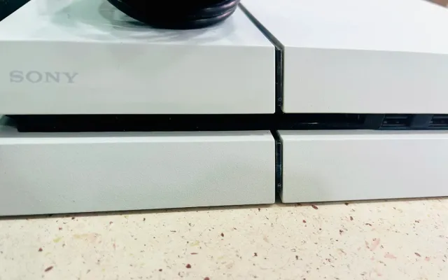 Sony Playstation 4 (500GB) Blanca