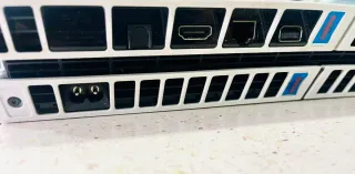 Sony Playstation 4 (500GB) Blanca